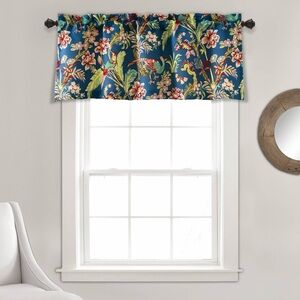Lush Decor Dolores Room Darkening Valance Sz 52”x18” NWT
